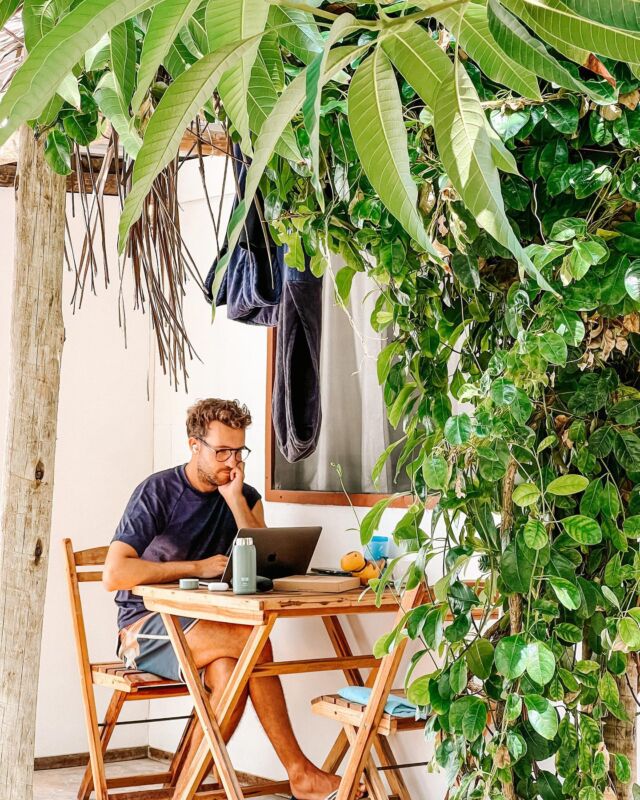 Beach Office Style ‼️

Já imaginou trabalhar entre coqueiros e a apenas 30 metros do mar? 🌴 🌊 
Que o trabalho não seja um impedimento para não vir viver a experiência de Indiana 🫶🏽
Fala com gente que nós cuidamos de tudo!

🇬🇧 Have you ever imagined working among coconut trees and just 30 meters from the sea? 🌴 🌊 
Let work not be an impediment to not come and live the Indiana experience 🧡
Talk with us and we'll take care of everything!

#kitelife #kitespot #kitesurfers #4x4trail #surf #surfing #thekiteshot #truekiteboarding #watersports #gopro #wingfoil #surfskate #surfergirl #kitesurf #goprolife #goprophotography #gopro #kite #cumbuco #hostelworld #indianakitehostel
